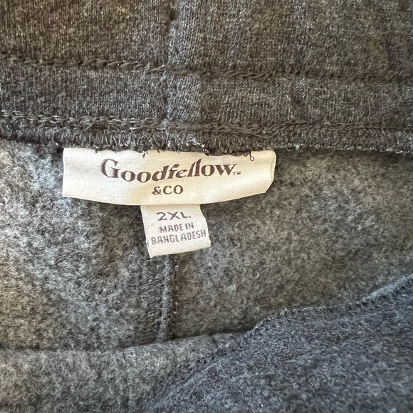 Bundle of three knit shorts. - Picture 6 of 14